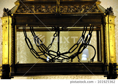 Chains of Saint Peter in San Pietro in Vincoli church Chains of Saint Peter in San Pietro in Vincoli church 101925362