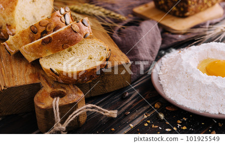 home made whole grain pumpkin bread 101925549