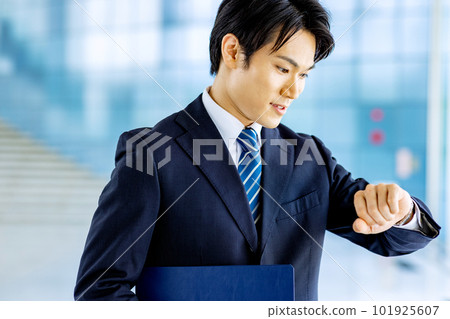 商人男士西裝 101925607