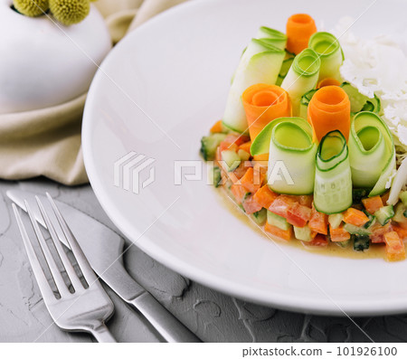vegetable tartar of cucumber, carrot and tomato 101926100