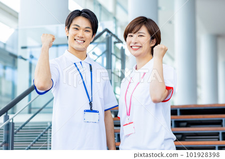 Male and female caregiver 101928398