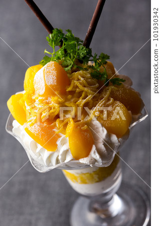 栗子凍糕、糖果和甜點 101930342