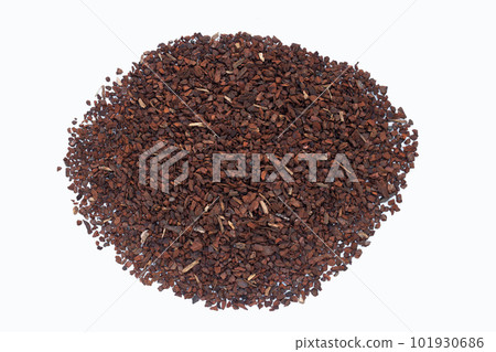 Pine bark is an ingredient for cultivation. Beneficial to the soil and plants. Pine bark is an ingredient for cultivation. Beneficial to the soil and plants. 101930686