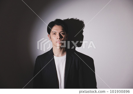 男性肖像陰影 101930896