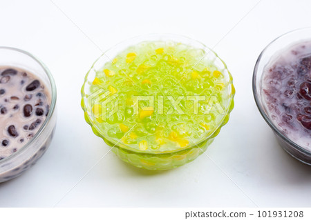 Thai dessert in glass bowls Thai dessert in glass bowls 101931208