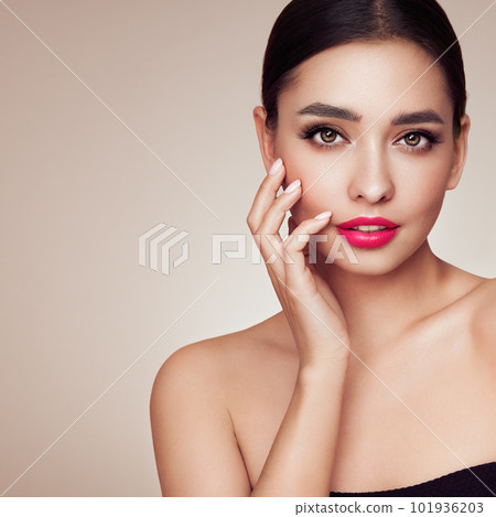 Portrait beautiful young woman with clean fresh skin 101936203