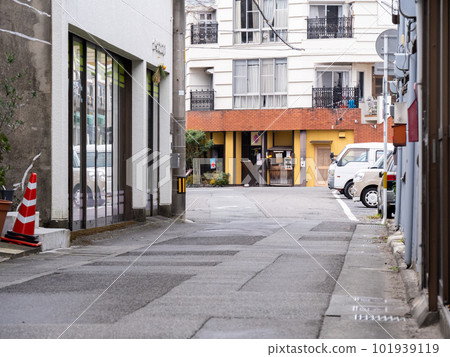 [贊岐高速公路]通往諏訪神社的道路 101939119