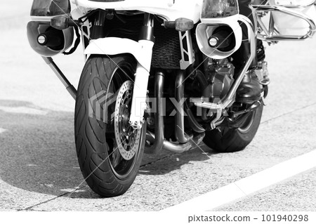 Police motorcycle (image) 101940298