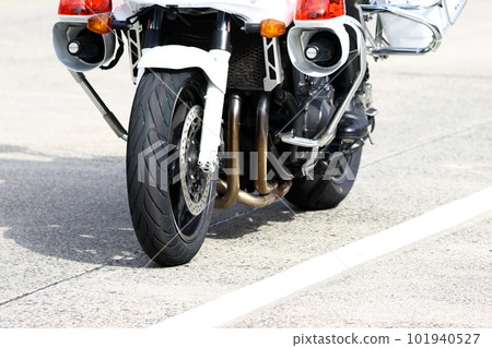 Police motorcycle (image) 101940527