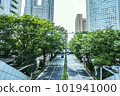 汽車和遊客來來往往的大城市風景圖 101941000