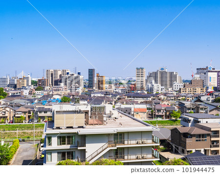 藍天蔓延的郊區住宅區 101944475
