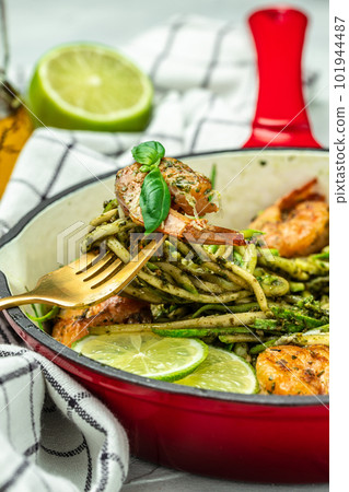 zucchini spaghetti with shrimp, Vegetarian vegetable low carb pasta, superfood concept. Healthy, clean eating. Vegan or gluten free diet 101944487