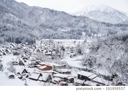 [Shirakawa-go] Winter view of Ogimachi Castle Ruins Observation Deck 101950557