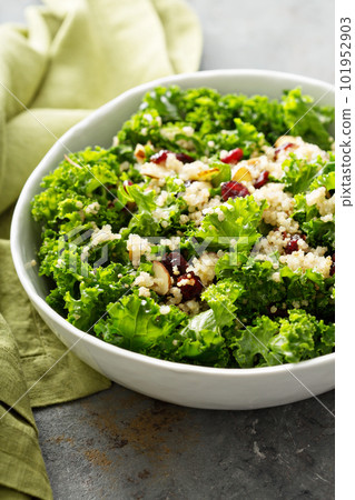 Fresh healthy salad with kale and quinoa 101952903