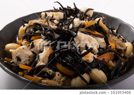 Simmered hijiki and tofu Simmered hijiki and tofu 101953408