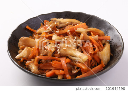 舞茸和胡蘿蔔kinpira 舞茸和胡蘿蔔kinpira 101954598