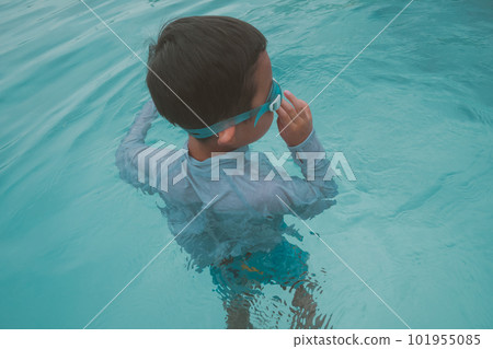 younger, baby boy, boy 101955085