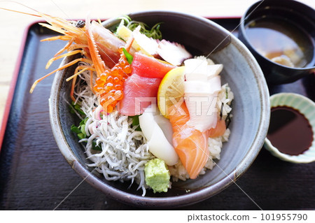 海鮮蓋飯日本料理 海鮮蓋飯日本料理 101955790