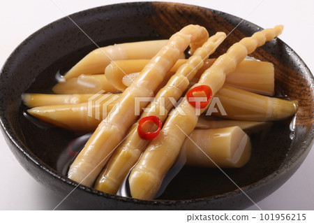 Thin bamboo shoots pickled in soy sauce Thin bamboo shoots pickled in soy sauce 101956215