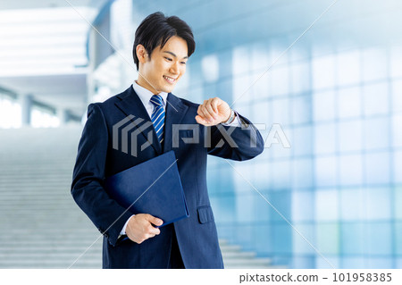 Businessman men's suit 101958385