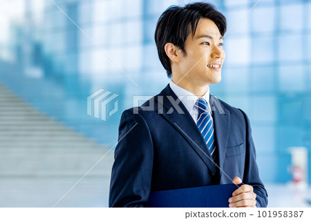 Businessman men's suit 101958387