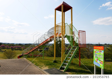 [登米市“長沼富托邦公園”滾軸滑梯] 101958765