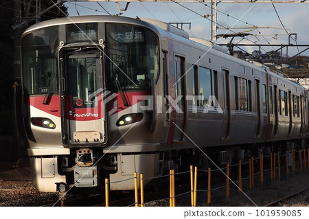Series 227 (S37 formation) running near Miyajimaguchi Station 101959085