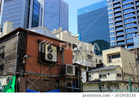 Osaka Umeda: The cityscape seen from Ohatsutenjin Urasando 101959238