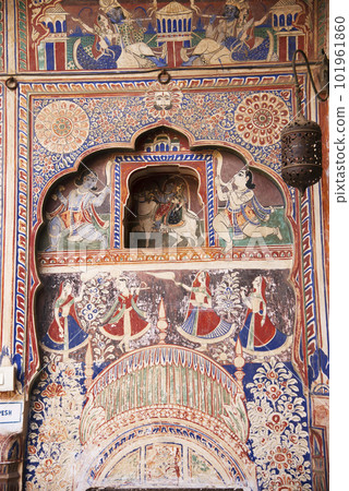 Colorful paintings on the inner wall of Mandawa haveli, Mandawa, Shekhawati, Rajasthan, India Colorful paintings on the inner wall of Mandawa haveli, Mandawa, Shekhawati, Rajasthan, India 101961860