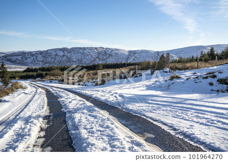 The Muckish gap road in winter - County Donegal, Ireland 101964270