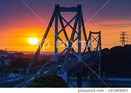 Fukuoka/Yamaguchi Prefecture/ Sunset at Kanmon Bridge (Wafukari Park/Mekari Park) 101969005