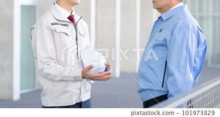 Businessman explaining in work clothes Hands Businessman explaining in work clothes Hands 101973829