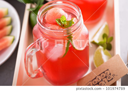 Watermelon and lime lemonade Watermelon and lime lemonade 101974789
