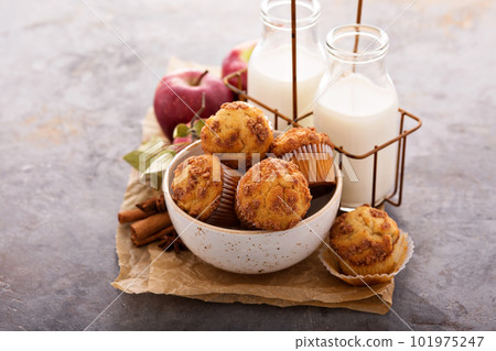 Apple cinnamon streusel muffins Apple cinnamon streusel muffins 101975247