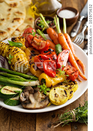 Grilled vegetables and chicken 101975632