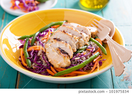 Grilled chicken slaw salad 101975834