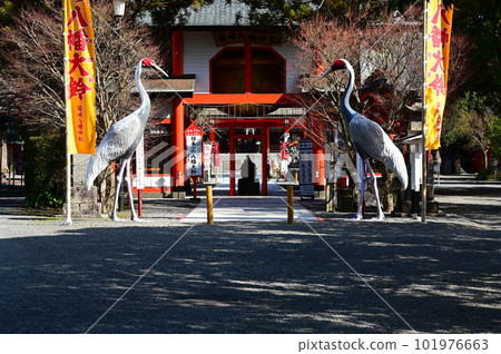 Japan's Biggest Bell, Japan's Smallest Bell, Hakozaki Hachiman Shrine 101976663