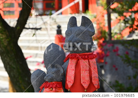 Japan's Biggest Bell, Japan's Smallest Bell, Hakozaki Hachiman Shrine 101976685