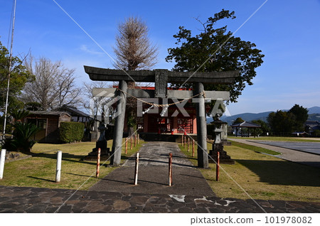 鹿兒島縣和泉市的一組武士住宅,曾被用作歷史劇敦姬的拍攝地 鹿兒島縣和泉市的一組武士住宅,曾被用作歷史劇敦姬的拍攝地 101978082