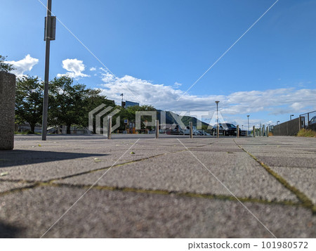 Street corner 101980572