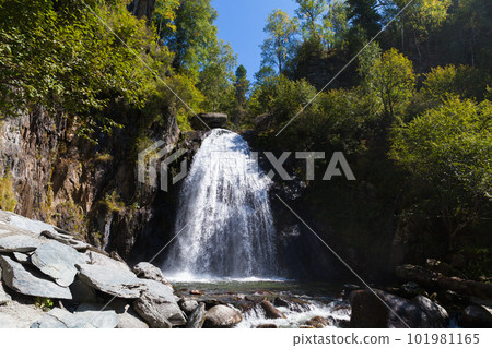Waterfall Korbu on the Bolshaya Korbu River in the Altai Republic 101981165