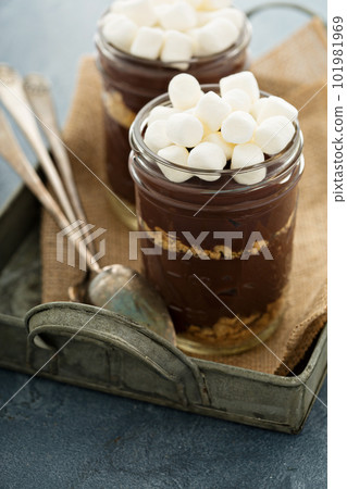 Smores chocolate pudding in a jar Smores chocolate pudding in a jar 101981969