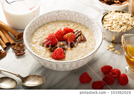 Homemade oatmeal for breakfast 101982028