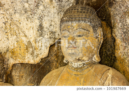 臼杵石佛中尊阿彌陀如來像 臼杵石佛中尊阿彌陀如來像 101987669