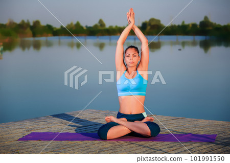 girl doing yoga exercise 101991550
