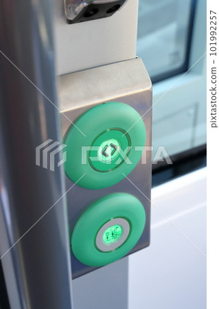 Autonomous driving test bus open/close button 101992257