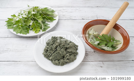 Mugwort flour image Mugwort flour image 101999180