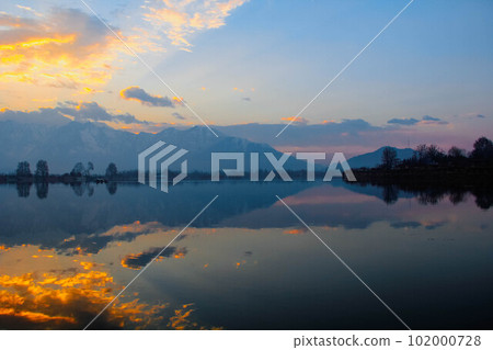 Sunrise over the lake 102000728