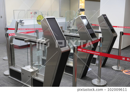 boarding gate 102009611