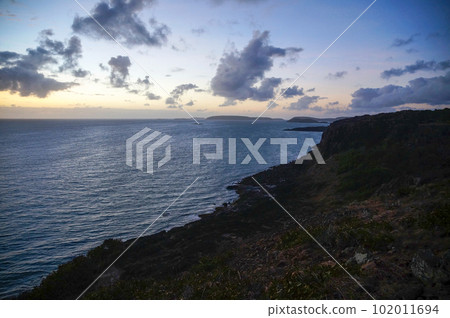 從澳大利亞最北端看到的托雷斯海峽（阿拉弗拉海） 102011694